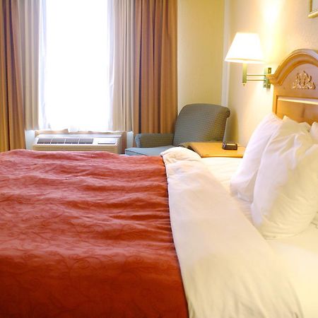 Lexington Inn & Suites Columbus-Polaris ภายนอก รูปภาพ