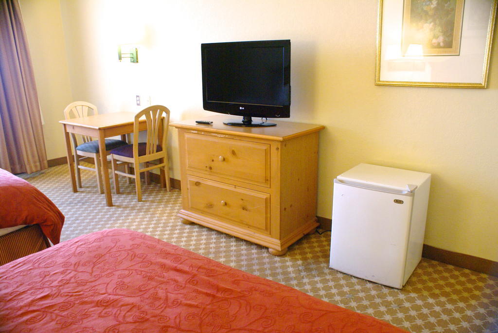 Lexington Inn & Suites Columbus-Polaris ภายนอก รูปภาพ
