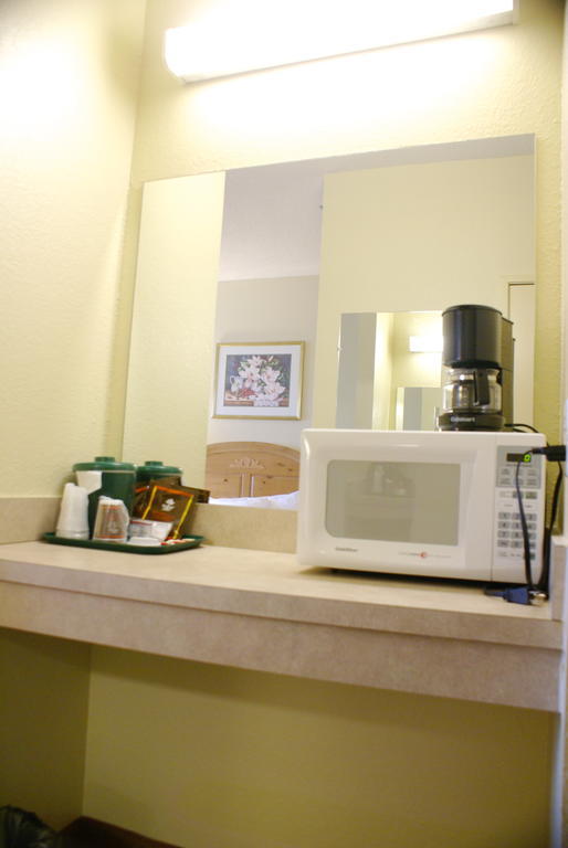 Lexington Inn & Suites Columbus-Polaris ภายนอก รูปภาพ