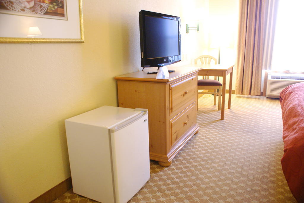 Lexington Inn & Suites Columbus-Polaris ภายนอก รูปภาพ